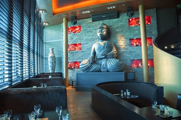 Buddha i restaurang — Stockfoto