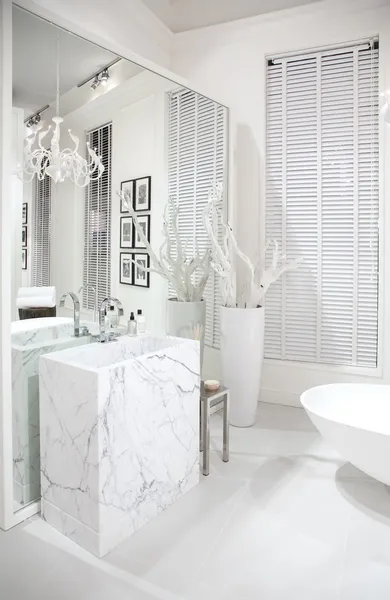 White bathroom — Stock Photo, Image