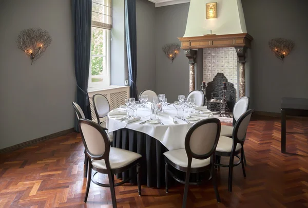 Table de luxe dans la chambre — Photo