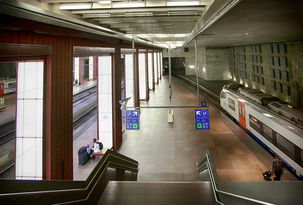 Train platform by Antwerpen — Stock Photo, Image