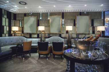 retro restoranda şarap barı