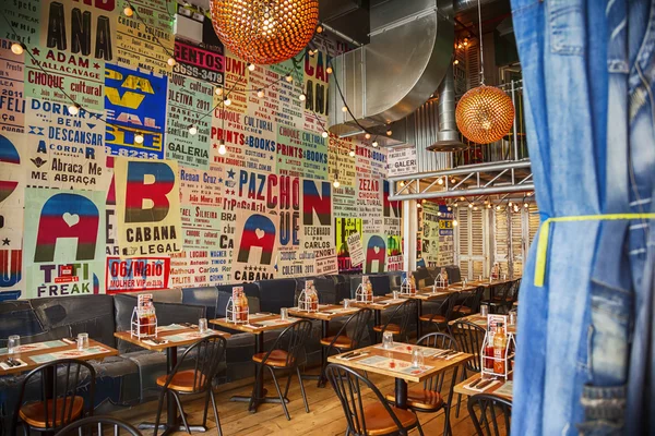 Restaurant mexicain dans un style contemporain — Photo