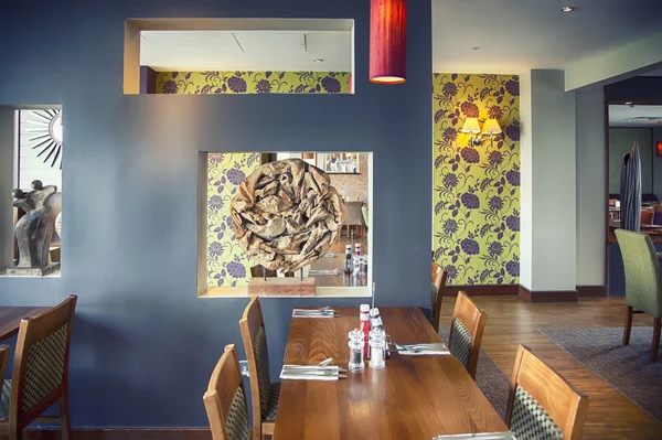 Parede decorativa no interior do restaurante — Fotografia de Stock