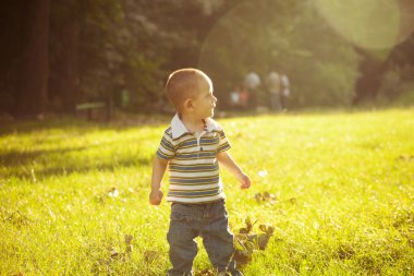 mutlu küçük çocuk parkı