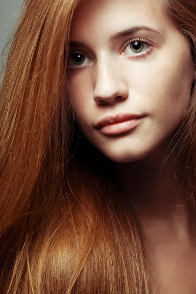 Cabelo bonito, retrato de menina — Fotografia de Stock