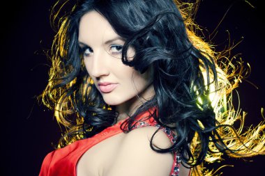 güzel uzun saçlı glamour genç kız closeup portresi