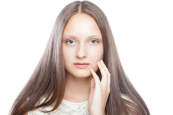 Retrato de una hermosa chica sobre fondo blanco — Foto de Stock