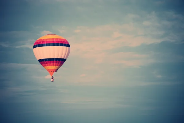 Ballon in de lucht — Stockfoto