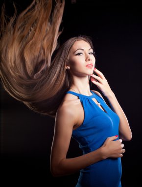güzel uzun saçlı glamour genç kız closeup portresi