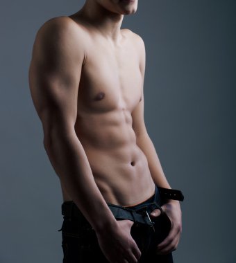 kas genç seksi çıplak adam stüdyo