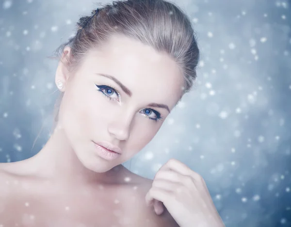 Snow queen, kreativa närbild porträtt — Stockfoto