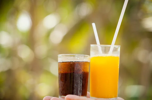 Cocktail and palm trees — Stock Photo, Image