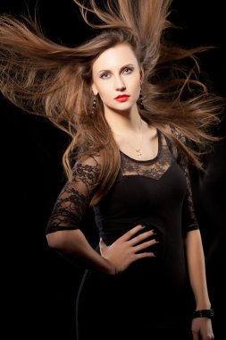 güzel uzun saçlı glamour genç kız closeup portresi