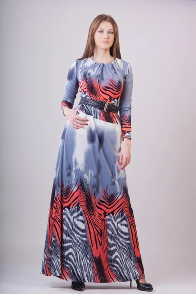 Dame im schönen langen Kleid — Stockfoto