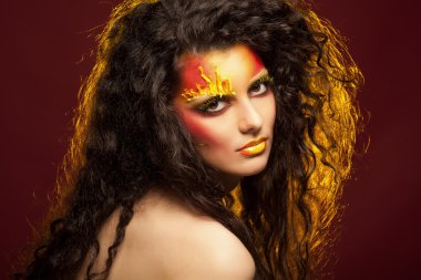 Kırmızı moda makyaj, güzel kadın