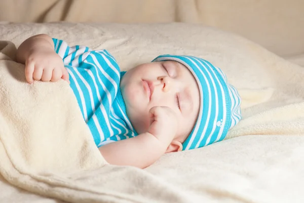 Mooie babyjongen, vier maanden — Stockfoto