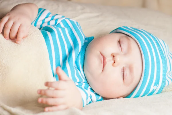 Mooie babyjongen, vier maanden — Stockfoto