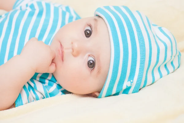 Hermoso bebé niño, cuatro meses — Foto de Stock