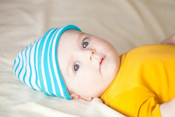 Mooie babyjongen, vier maanden — Stockfoto