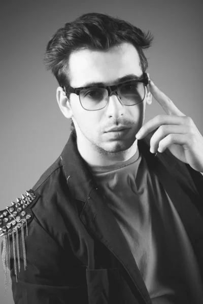 Fashion portrait of young man with sunglasses — Stock Photo, Image