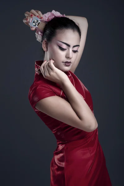 Mode Geisha im Atelier — Stockfoto