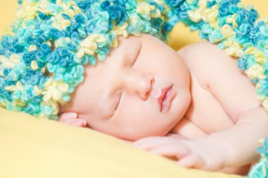 güzel uyuyan bebek