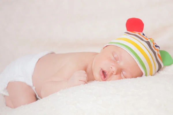 Beautiful sleeping newborn baby — Stockfoto