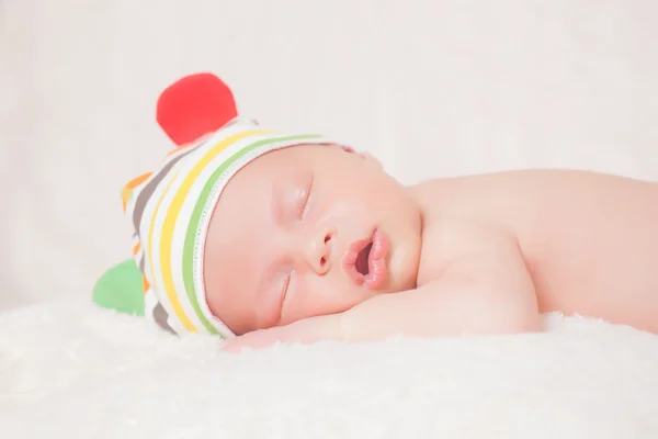 Beautiful sleeping newborn baby — Stockfoto