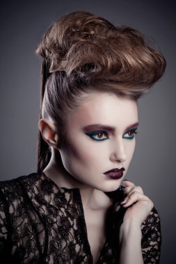 seksi kadınla yaratıcı saç ve makyaj moda Güzellik Portresi