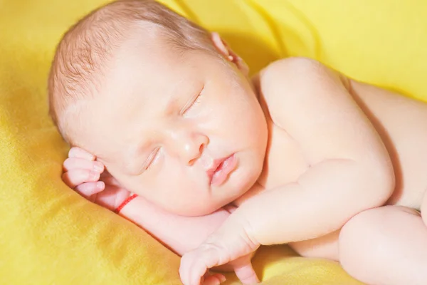 Bellissimo bambino addormentato — Foto Stock