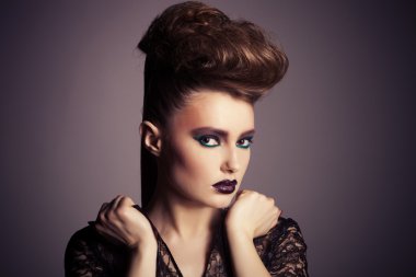 seksi kadınla yaratıcı saç ve makyaj moda Güzellik Portresi