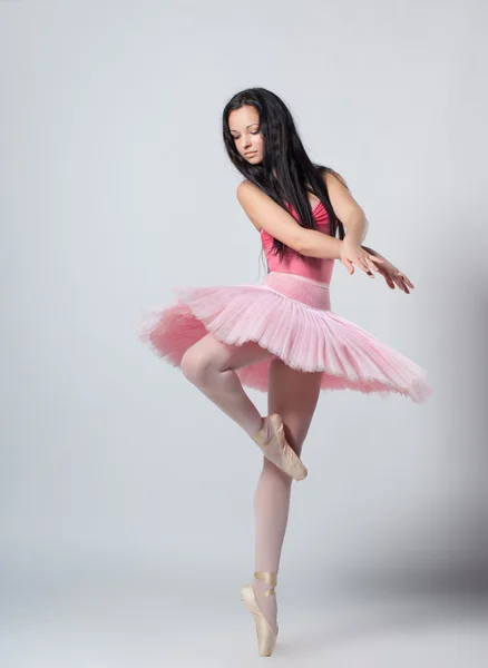 Hermosa bailarina de ballet —  Fotos de Stock