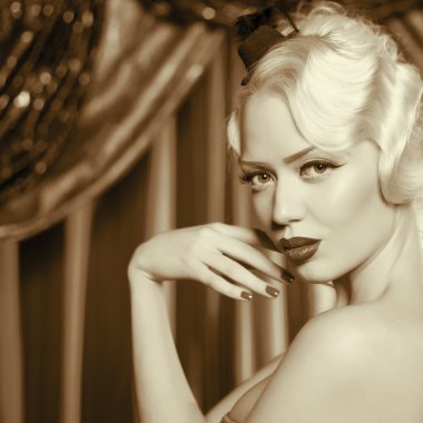 moda kabare dansçı