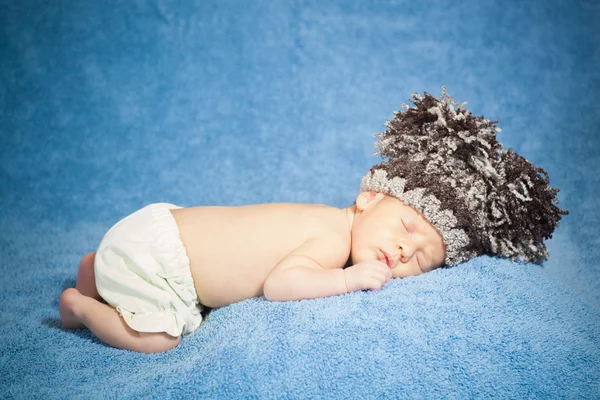 Bonito bebê recém-nascido adormecido — Fotografia de Stock