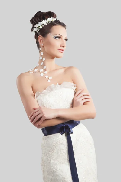 아름 다운 신부 패션 헤어스타일 및 메이크업 — 스톡 사진