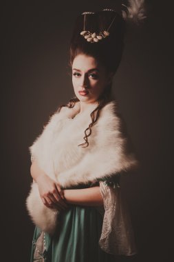 kürk cape eski moda seksi kadınla