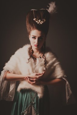 kürk cape eski moda seksi kadınla