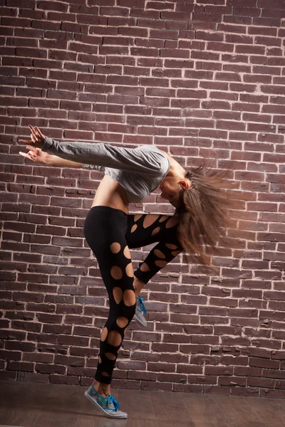 Bela bailarina moderna — Fotografia de Stock