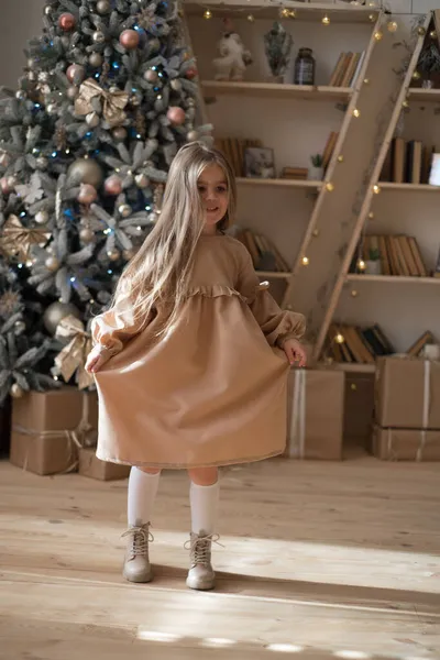 Happy Excited Girl Child Holding Christmas Gift Box — Stock Photo, Image