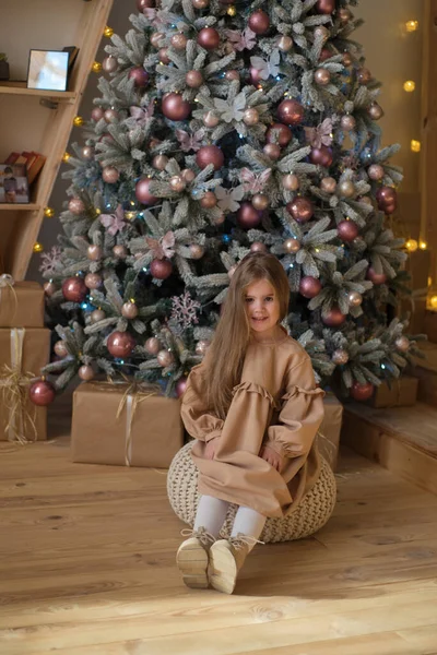 Happy Excited Girl Child Holding Christmas Gift Box — Stock Photo, Image