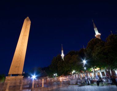 Dikilitaş ve Sultanahmet Camii