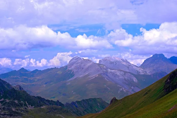 Mountains and clouds — Stock Photo, Image