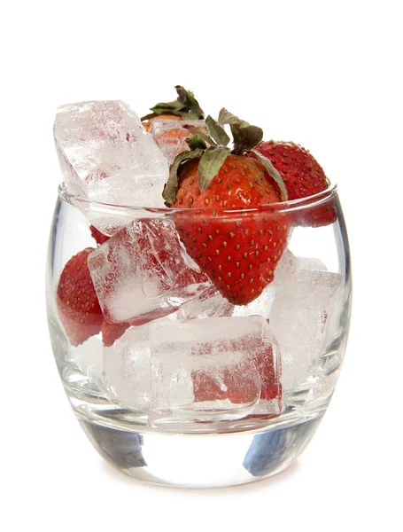 Fresas y hielo —  Fotos de Stock