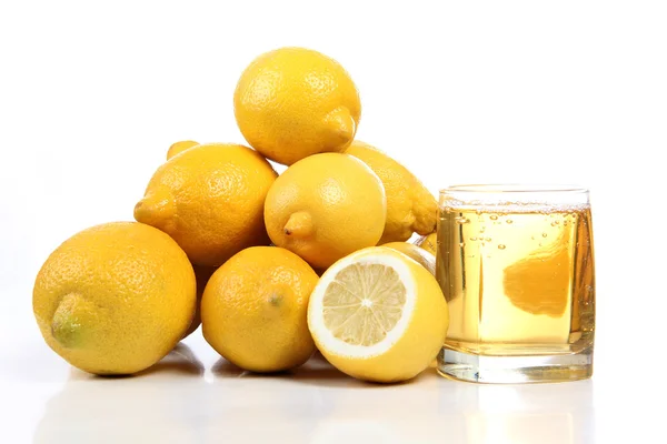 Succo di limone e vetro — Foto Stock