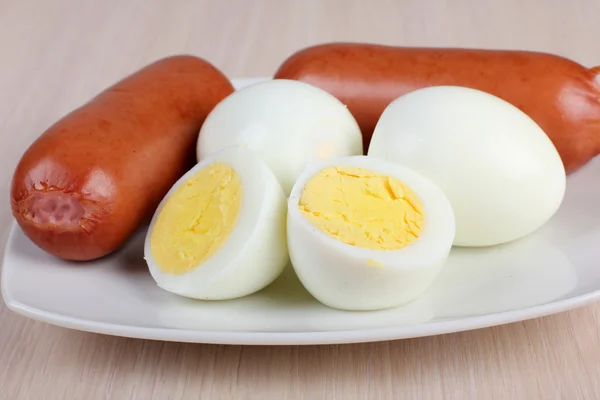 Jajkiem i kiełbasą — Zdjęcie stockowe