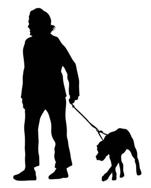 Beyaz arka planda küçük bir köpeği olan genç bir kadın.