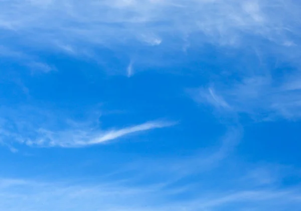 Witte Wolken Blauwe Lucht — Stockfoto