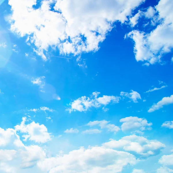 Weiße Wolken Blauen Himmel — Stockfoto