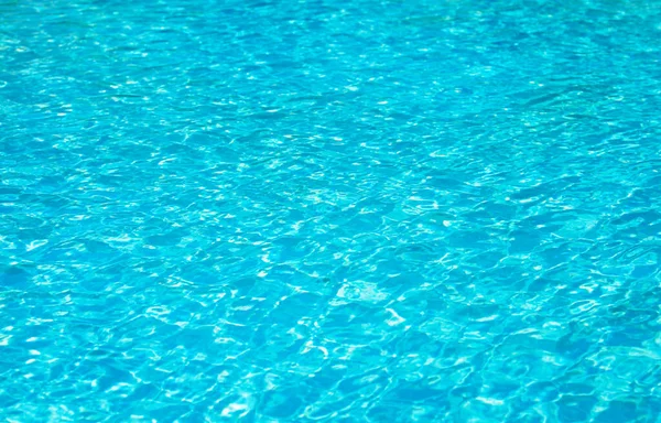 Piscina Com Reflexos Ensolarados — Fotografia de Stock