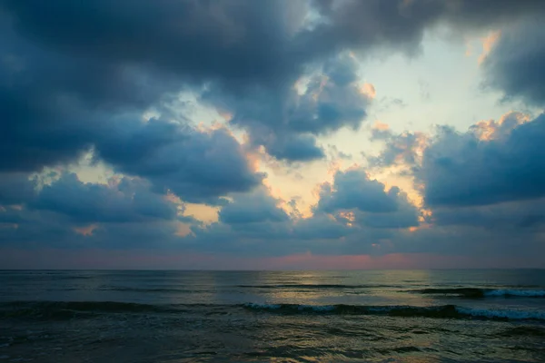 Hermoso Atardecer Sobre Mar —  Fotos de Stock